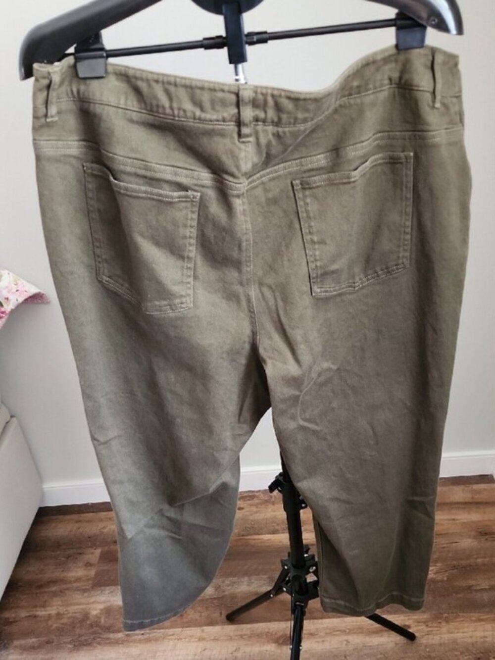 Jones New York Sport Woman Capris - 18W - Picture 4 of 5